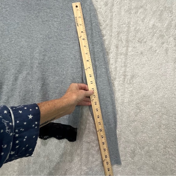 Princess Vera Wang Gray Button Cardigan Sweater Sz S Lace Hem Colorful Trim - Picture 15 of 16